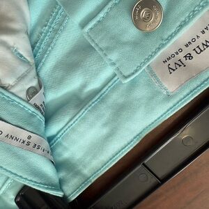 Crown & Ivy Light Blue Women Jeans